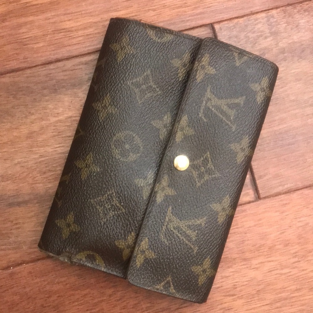 LV Porte Tresor Monogram Etui Papiers Trifold